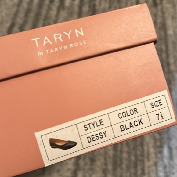 Taryn Rose Women's Faux Leather Flats Shoes NIB Black FITS LIKE A 6-7 size - Picture 10 of 11